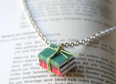 Make a mini book necklace - SO CUTE