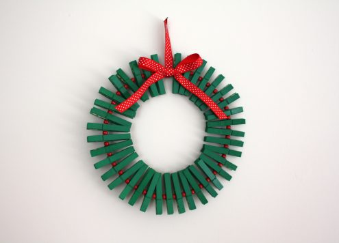 Make a Clothespin Christmas Wreath (via dollarstorecrafts.com)