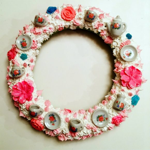 DIY Frosting & Tea Decoden Wreath