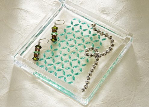 How to make a glittery glass jewelry tray