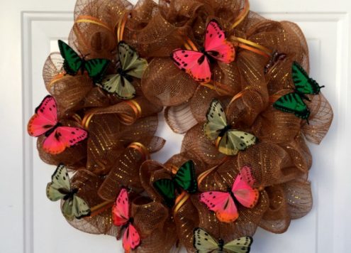 How to Make a Deco Mesh wreath - dollar store craft