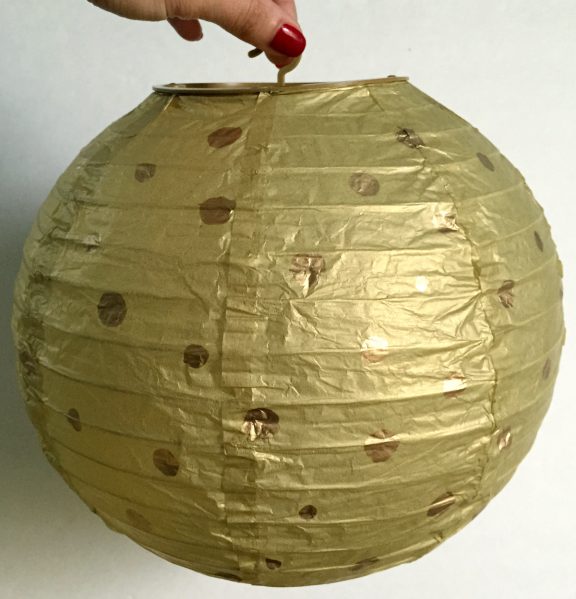 You only need two supplies to make these sweet gold-on-gold paper lanterns for between $1 and $3!