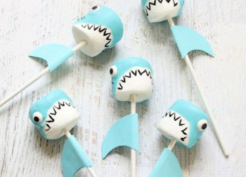 Make Shark Marshmallow Pops