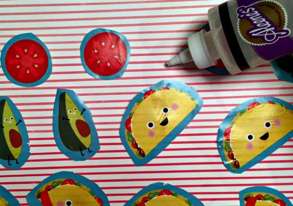 Make a Recycled Gift Wrap Wreath: Dollar Store Crafts