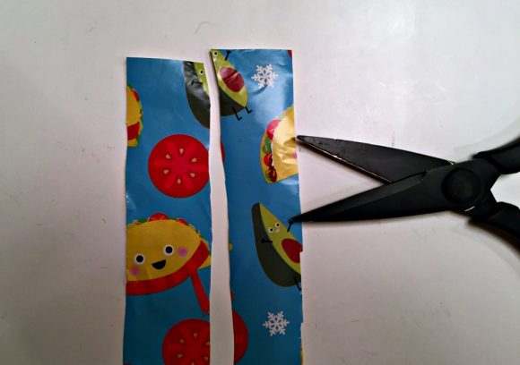 Make a Recycled Gift Wrap Wreath - Dollar Store Crafts