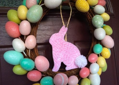 Yarn art bunny easter wreath - dollar store craft